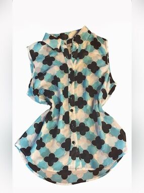 New Banana Republic Sleeveless sheer Classy Blouse Beautiful for work or casual